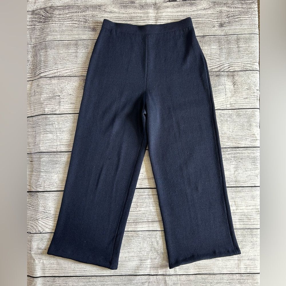 St. John Basics Santana Knit cropped wide leg pants in navy blue size 6